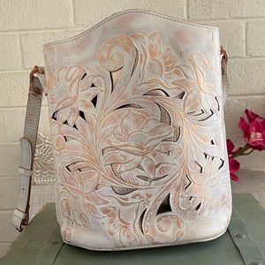 PATRICIA NASH LASER CUT OUT TOOLED LEATHER BUCKET BAG EUC